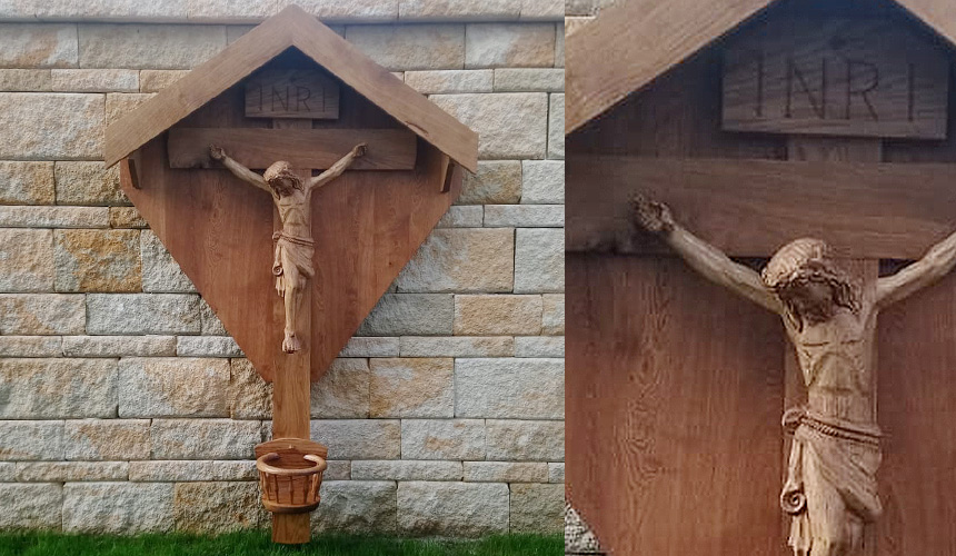 Überdachtes Kreuz mit Jesus aus Holz, Auftragsarbeit